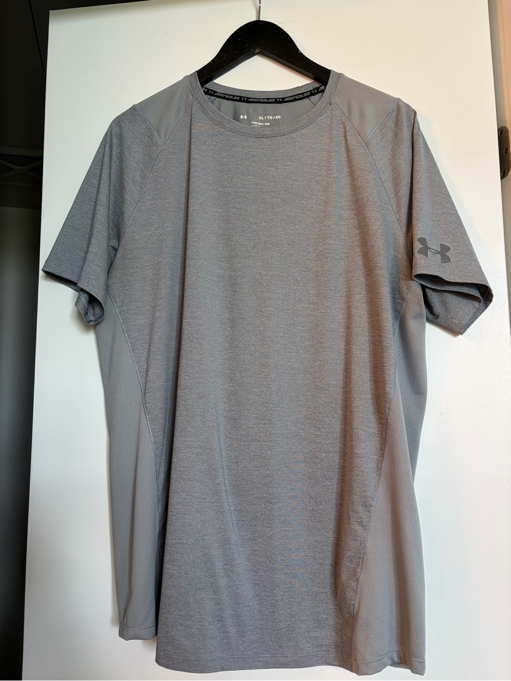 Under Armour Men’s Grey Athletic Short Sleeve Tee
